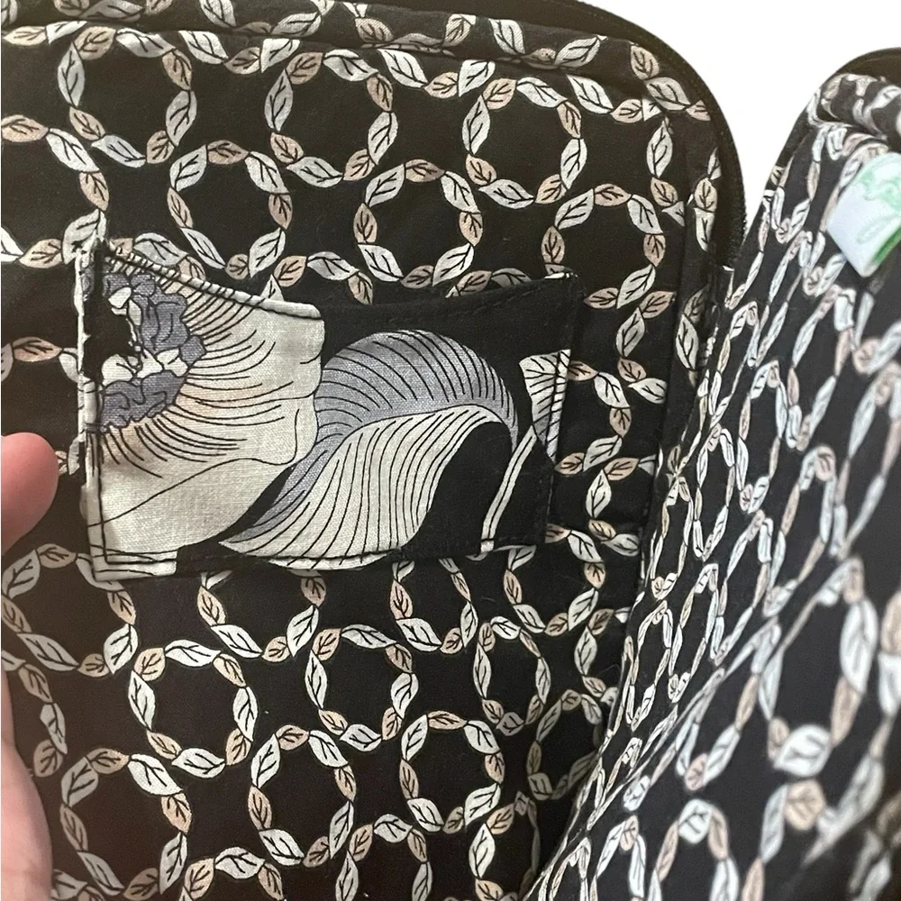 Vera Bradley‎ Tablet Sleeve, Quilted, Zipper Closure, EUC